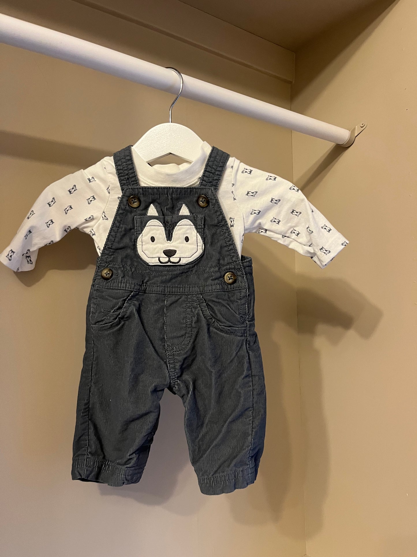 Set Hängselbyxor & långärmad tröja stl 56 (1-2 mån) - Carter's