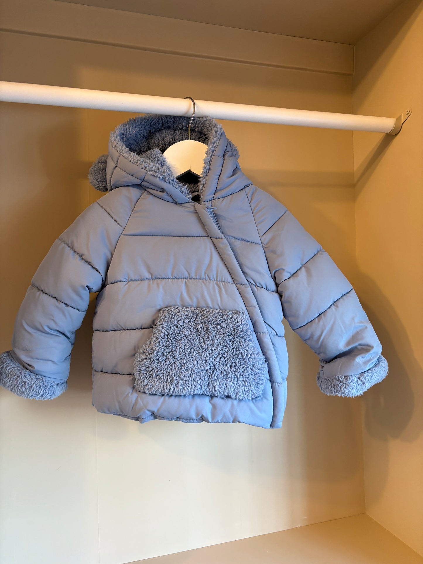 Vadderad jacka blå stl 80 - Mango