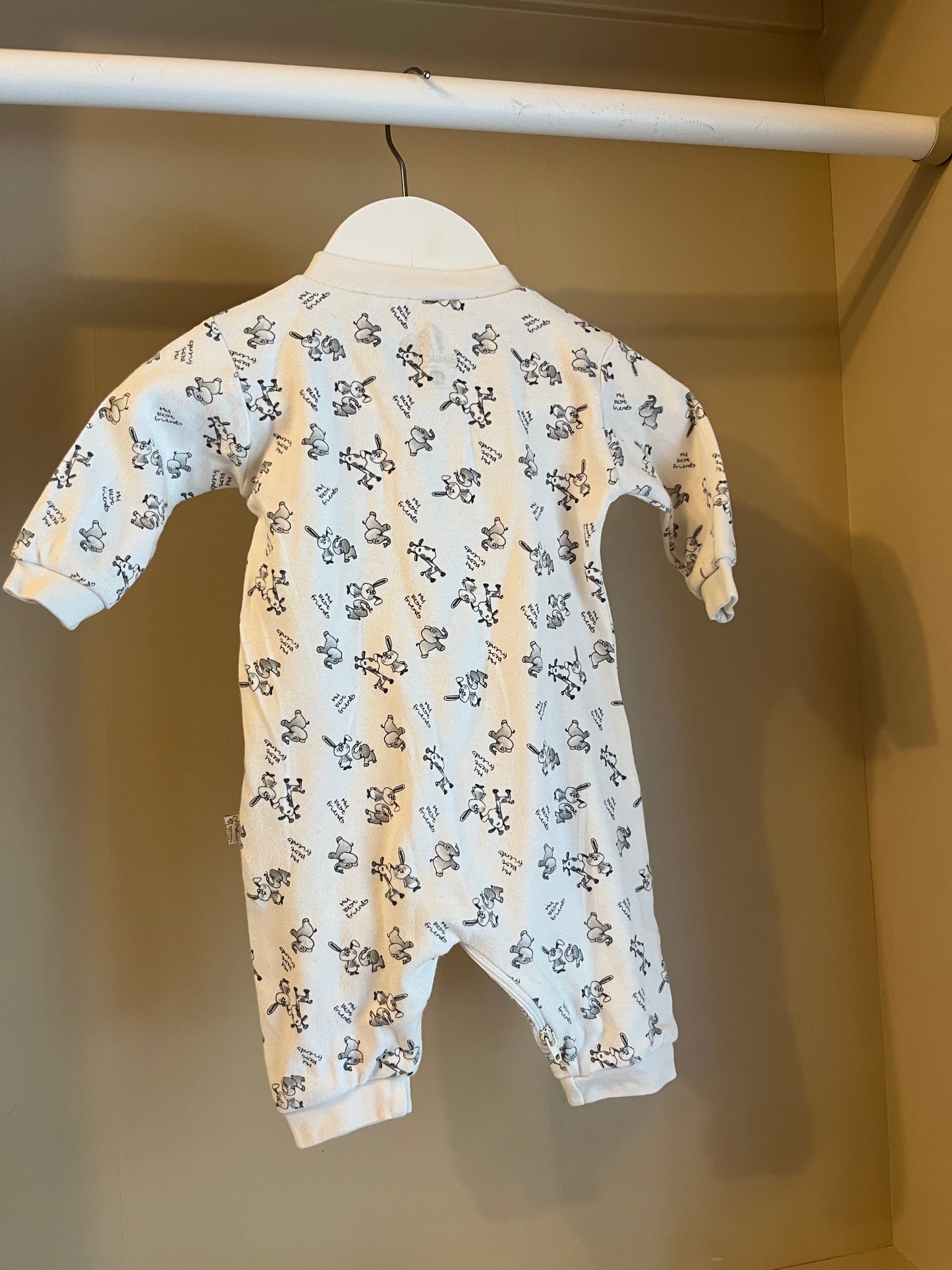 Pyjamas vit/grå djurmotiv stl 50 (0-1 mån) - Basic me