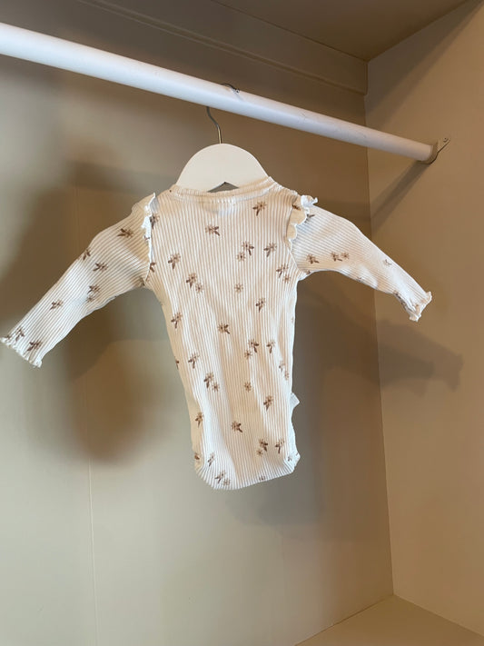 Body blommig stl 62 (2-4 mån) - Kappahl