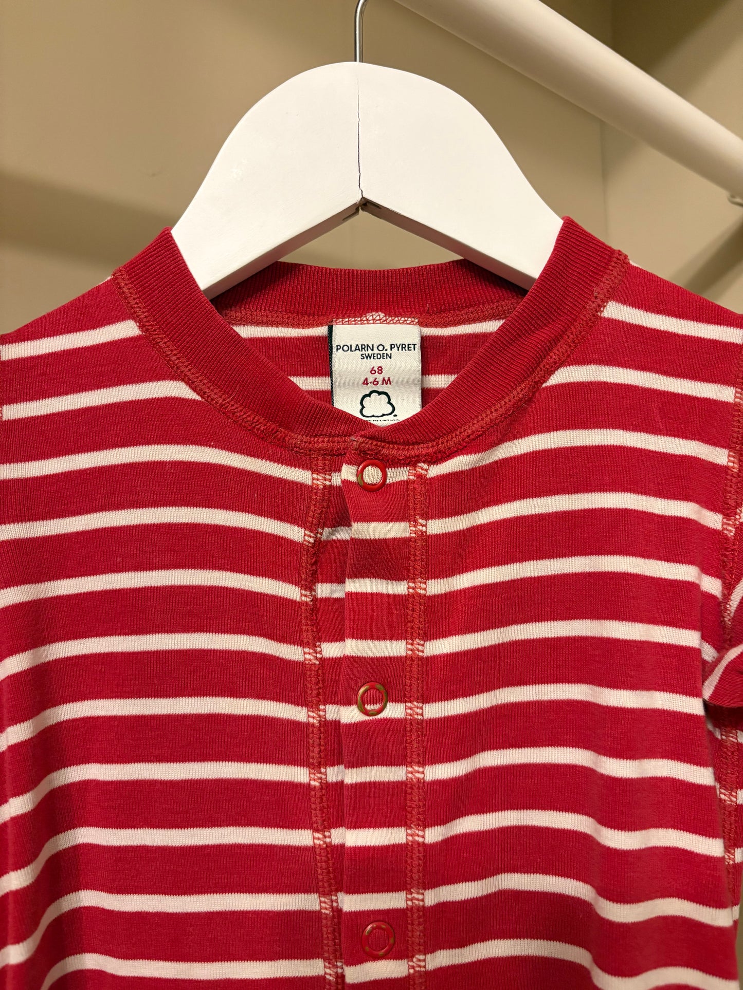 Pyjamas randig röd/vit stl 68 - Polarn O. Pyret