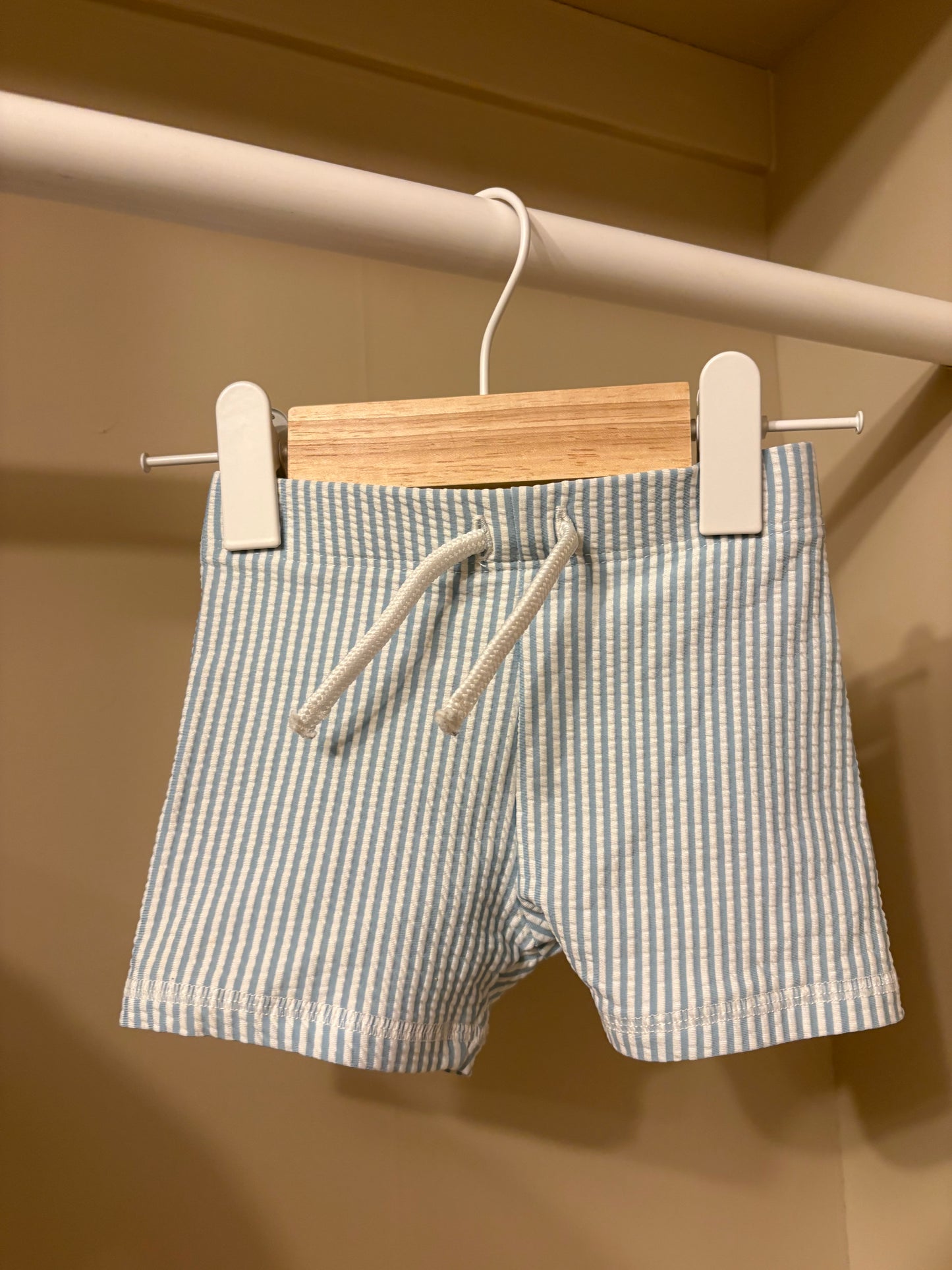 Badkläder tröja och shorts stl 62/68 - Primark