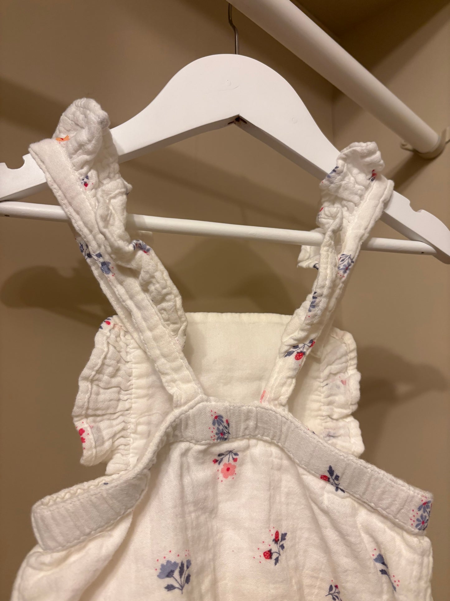 Hängselshorts vita med mönster stl 74 (6-9 mån) - H&M