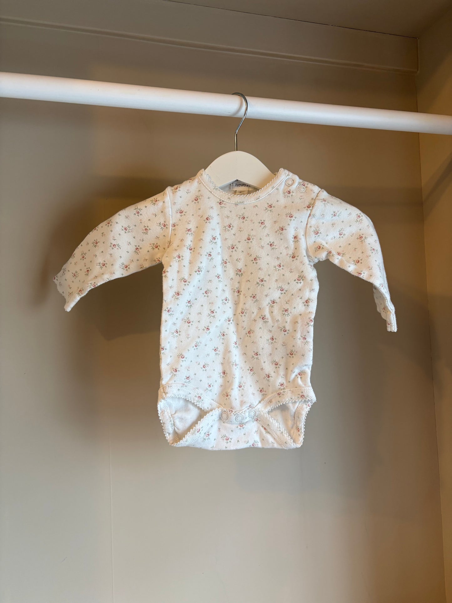 Body blommor 🌸 stl 62 (2-4 mån) - Newbie
