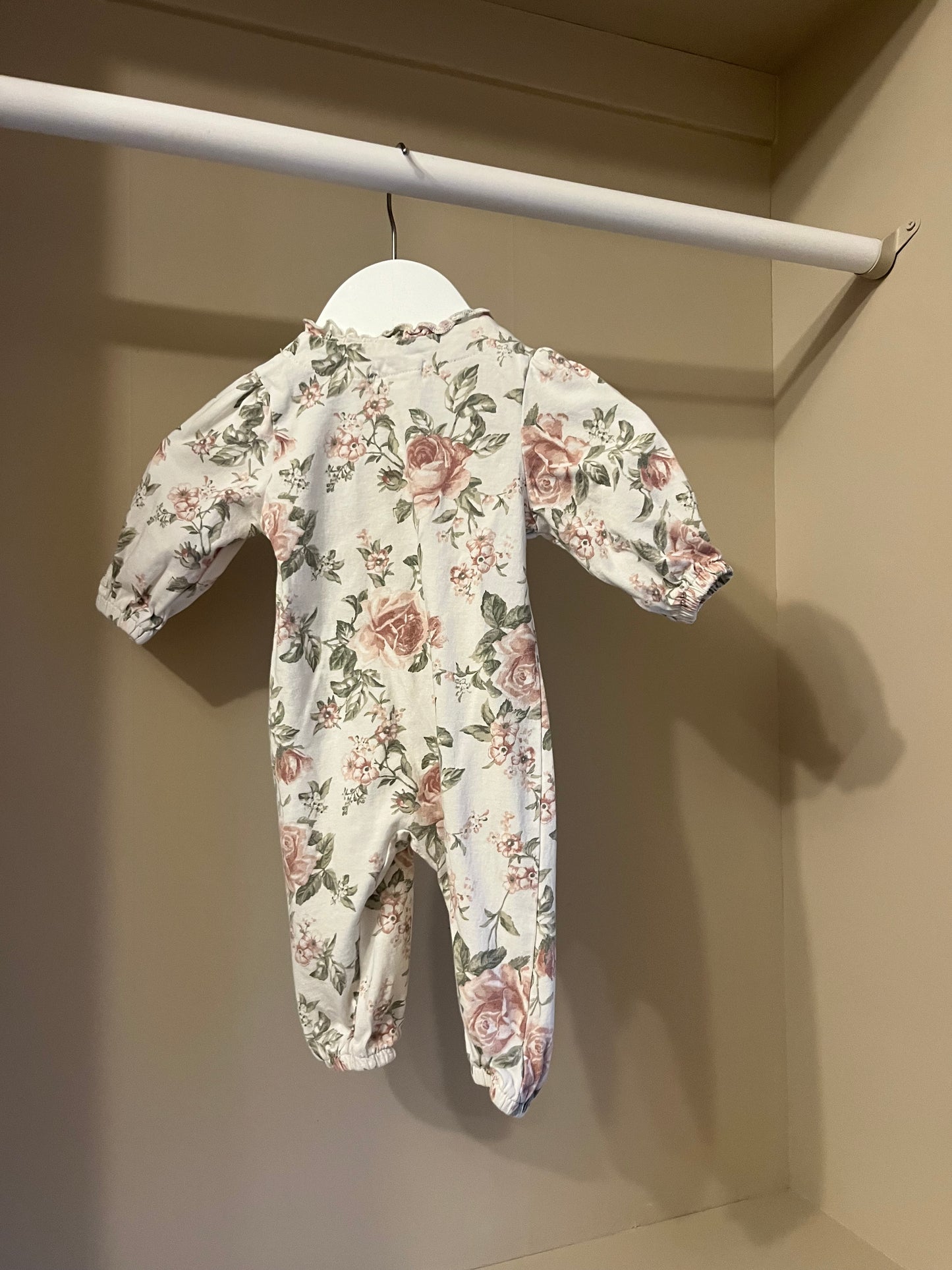 Pyjamas blommig stl 56 (1-2 mån) - Newbie