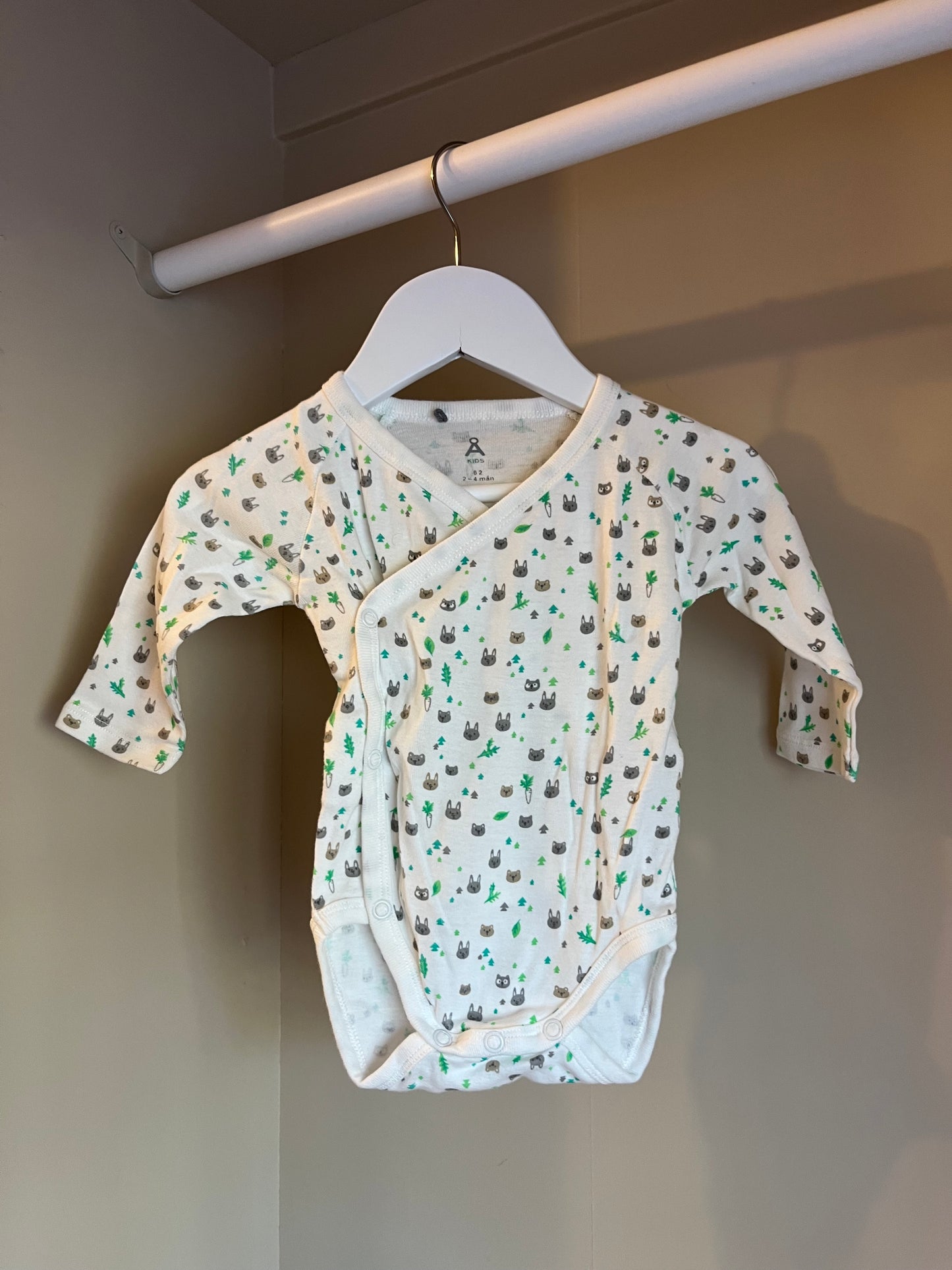 Body stl 62 (2-4 mån) - Åhléns