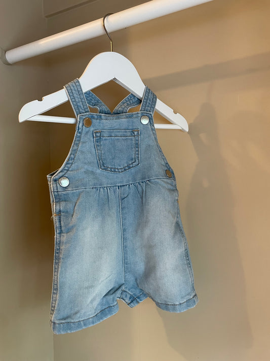 Hängselbyxor shorts stl 68 (4-6 mån) - H&M