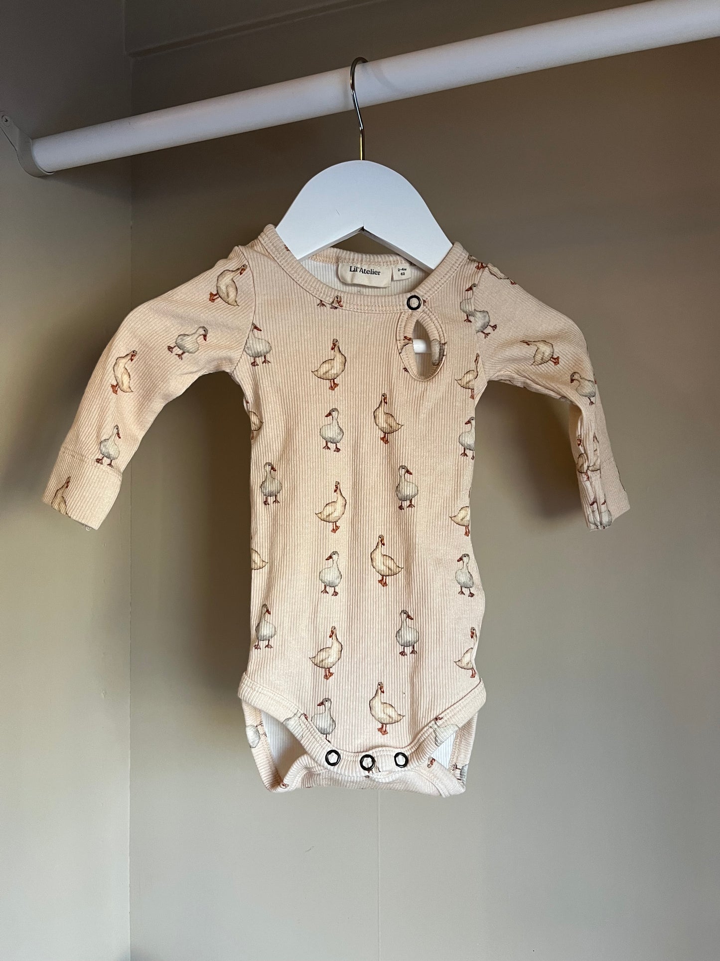 Set med body och byxa stl 62 (2-4 mån) - Lil' Atelier