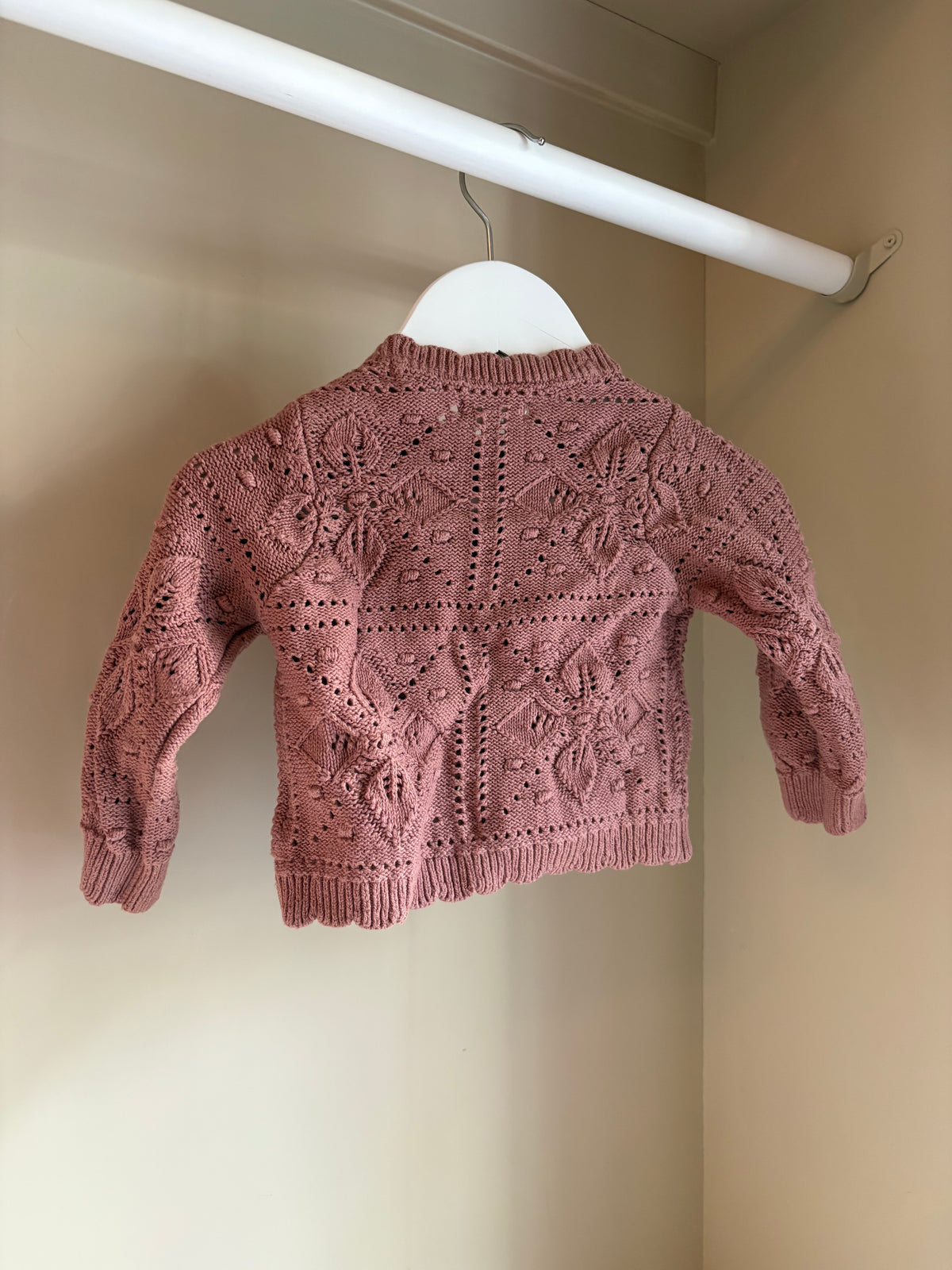 Stickad kofta gammelrosa stl 62 (2-4 mån) - Newbie