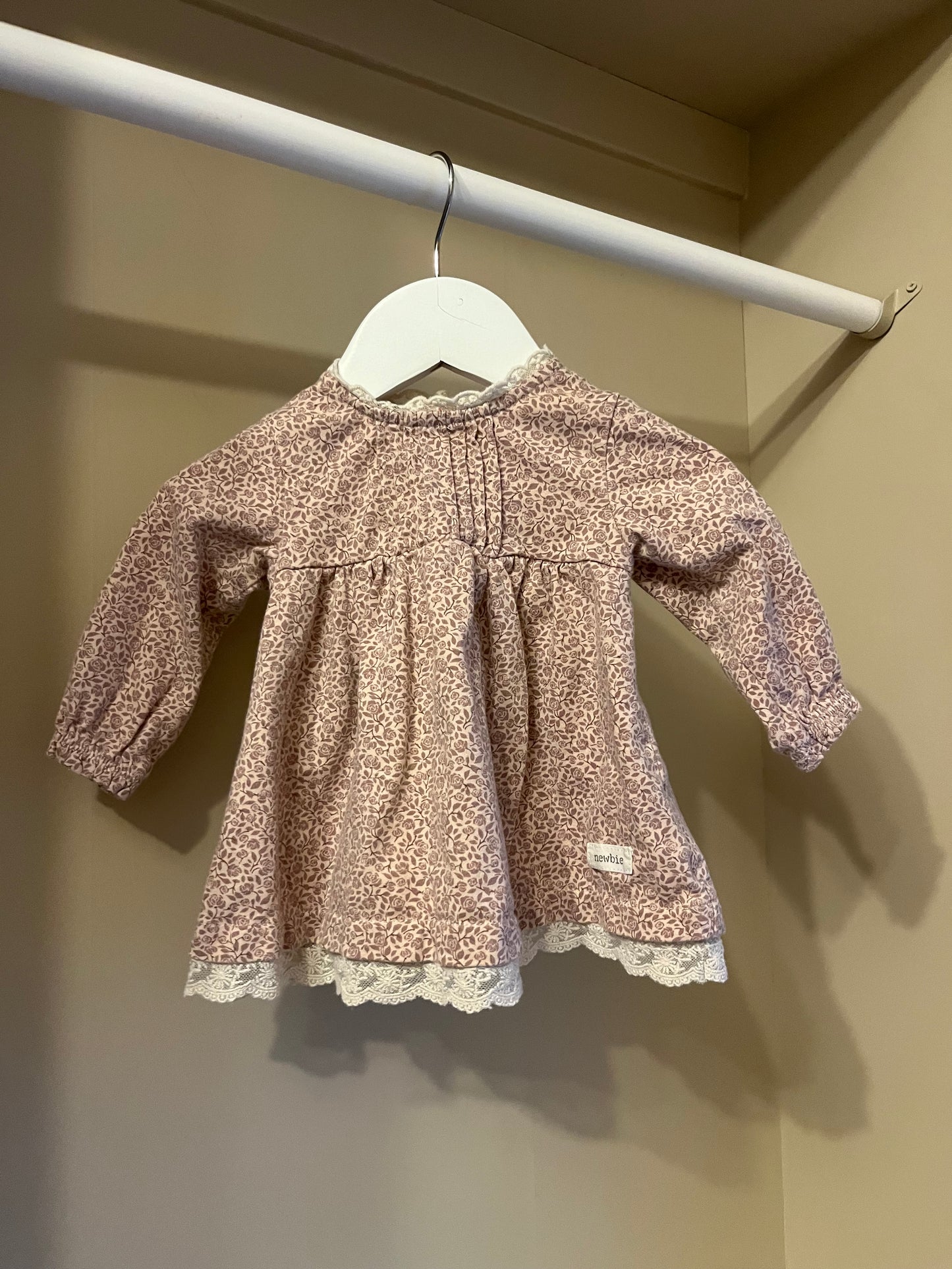 Klänning blommig stl 62 (2-4 mån) - Newbie