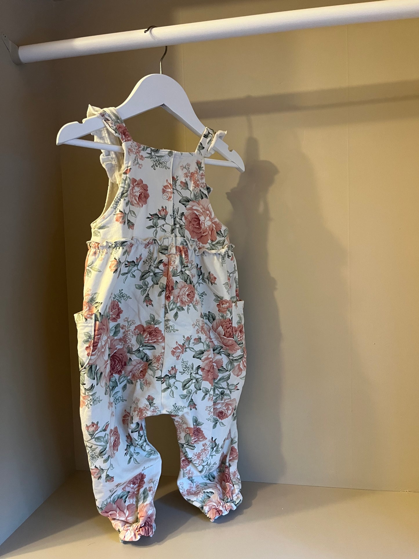 Jumpsuit storlek 80 (9-12 mån) - Newbie