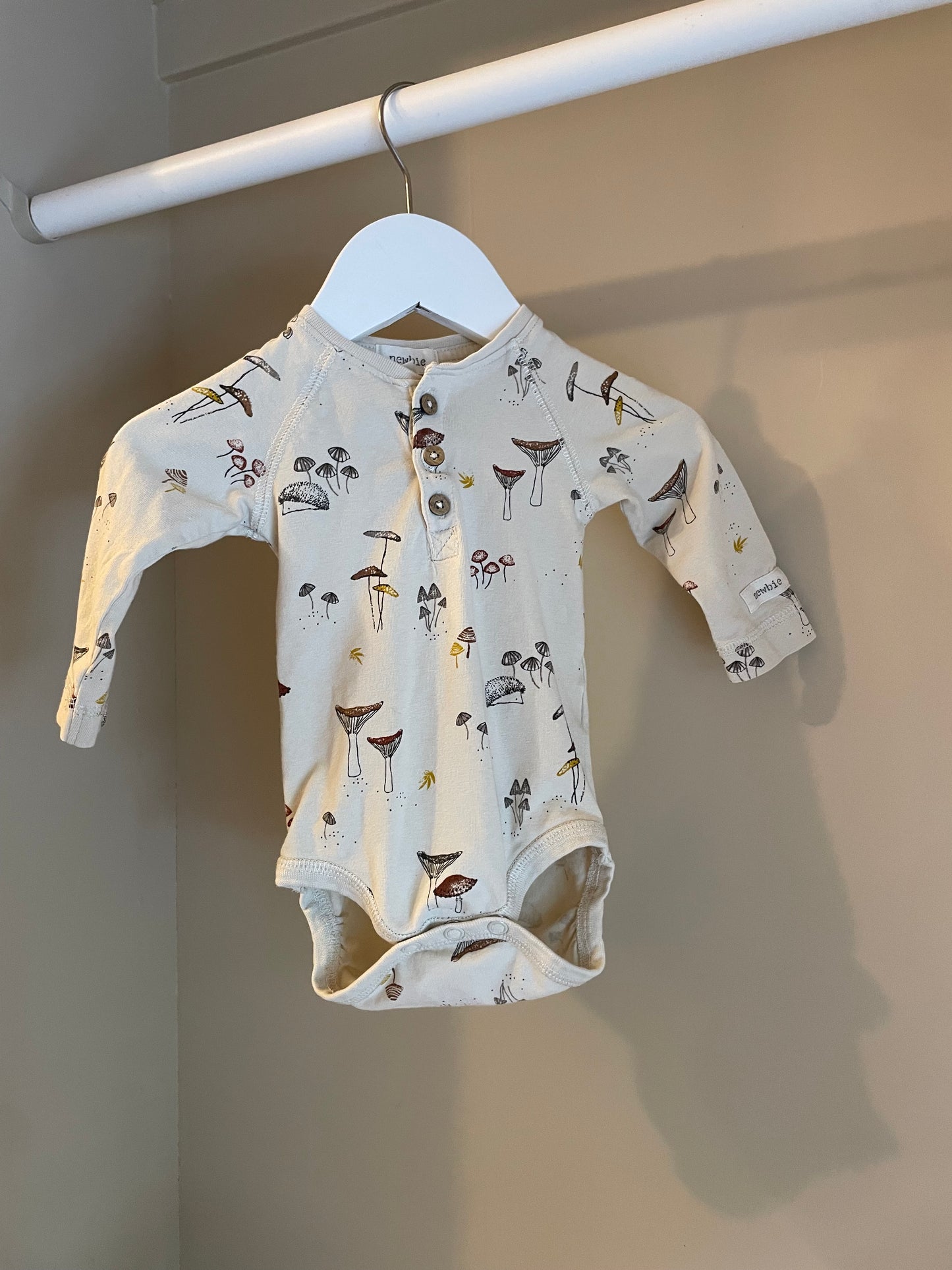 Body storlek 62 (2-4 mån) - Newbie