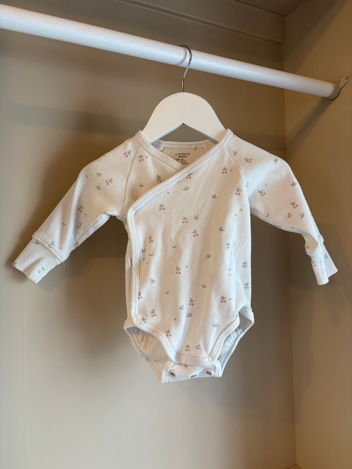 Body ribbad körsbär stl 62 (2-4 mån) - Lindex