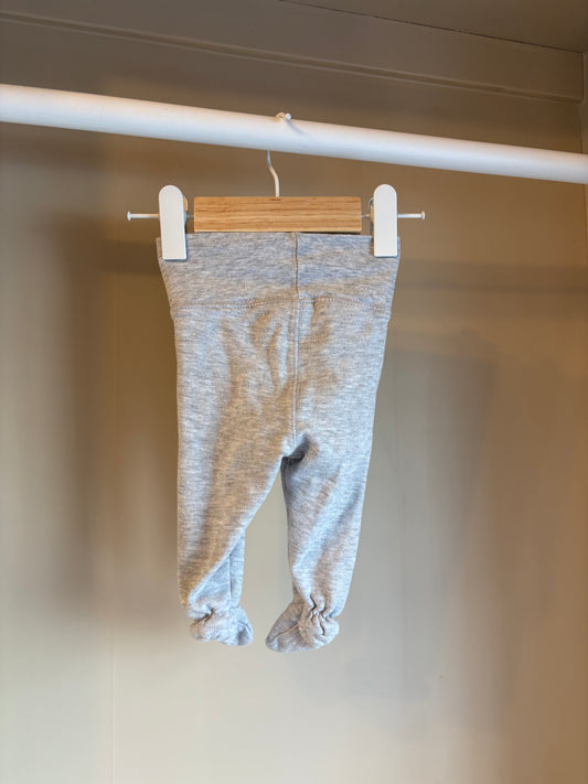 Byxor grå basic med fötter stl 50 (0-1 mån) - H&M