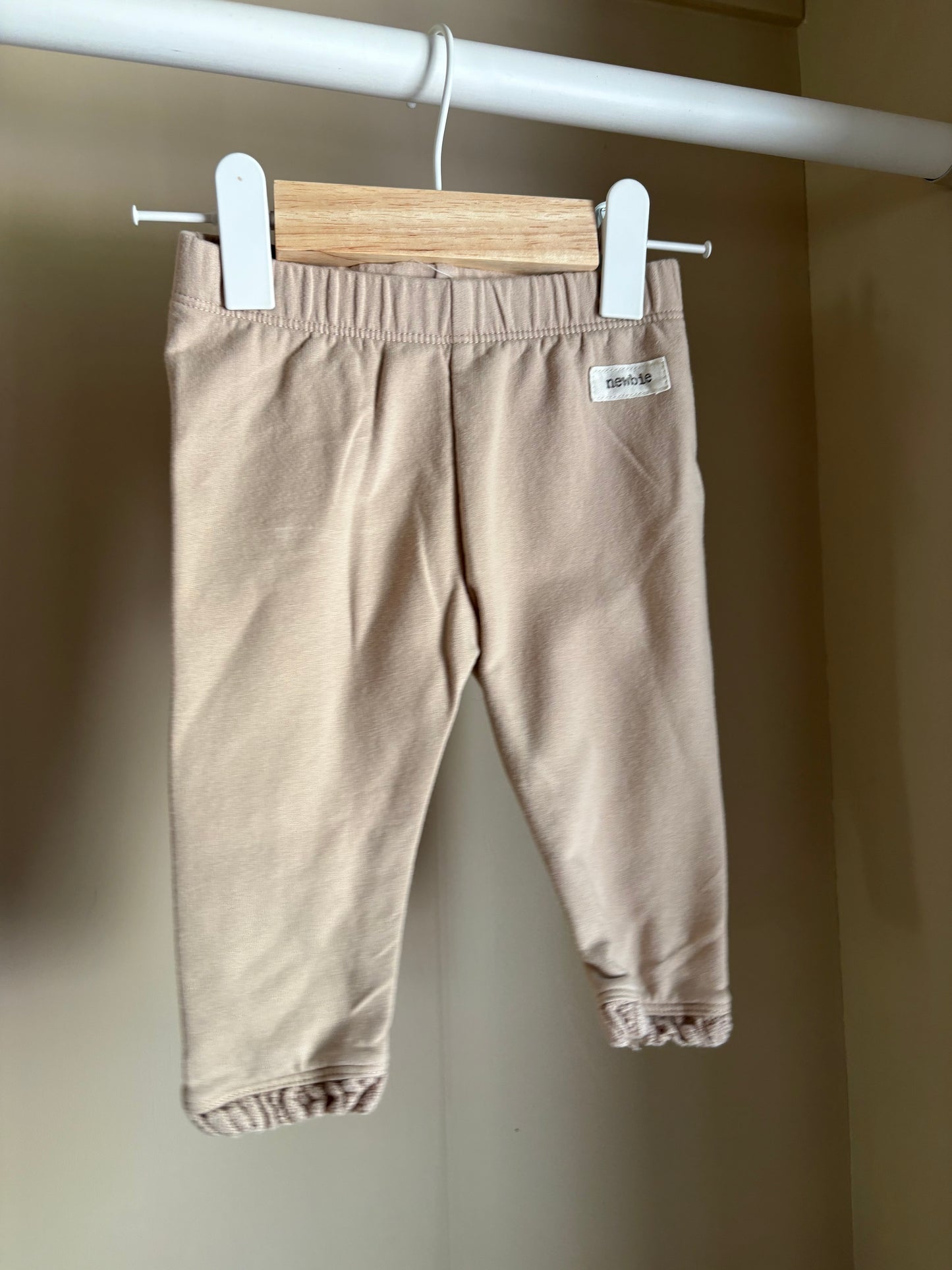 Byxor beige stl 68 (4-6 mån) - Newbie