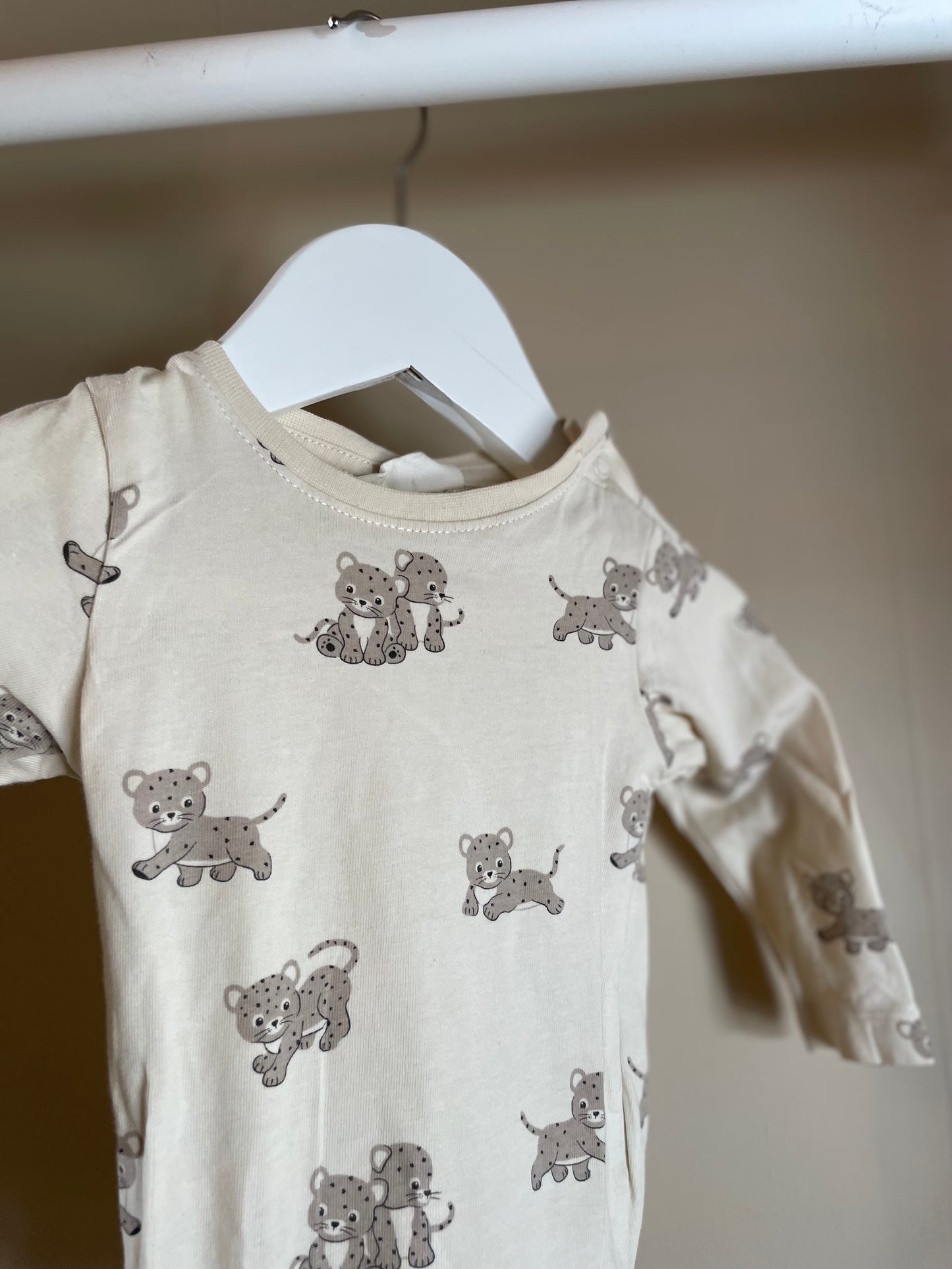 Body beige tigrar stl 62 (2-4 mån) - Kappahl