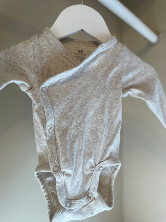 Body beige stl 56 (1-2 mån)