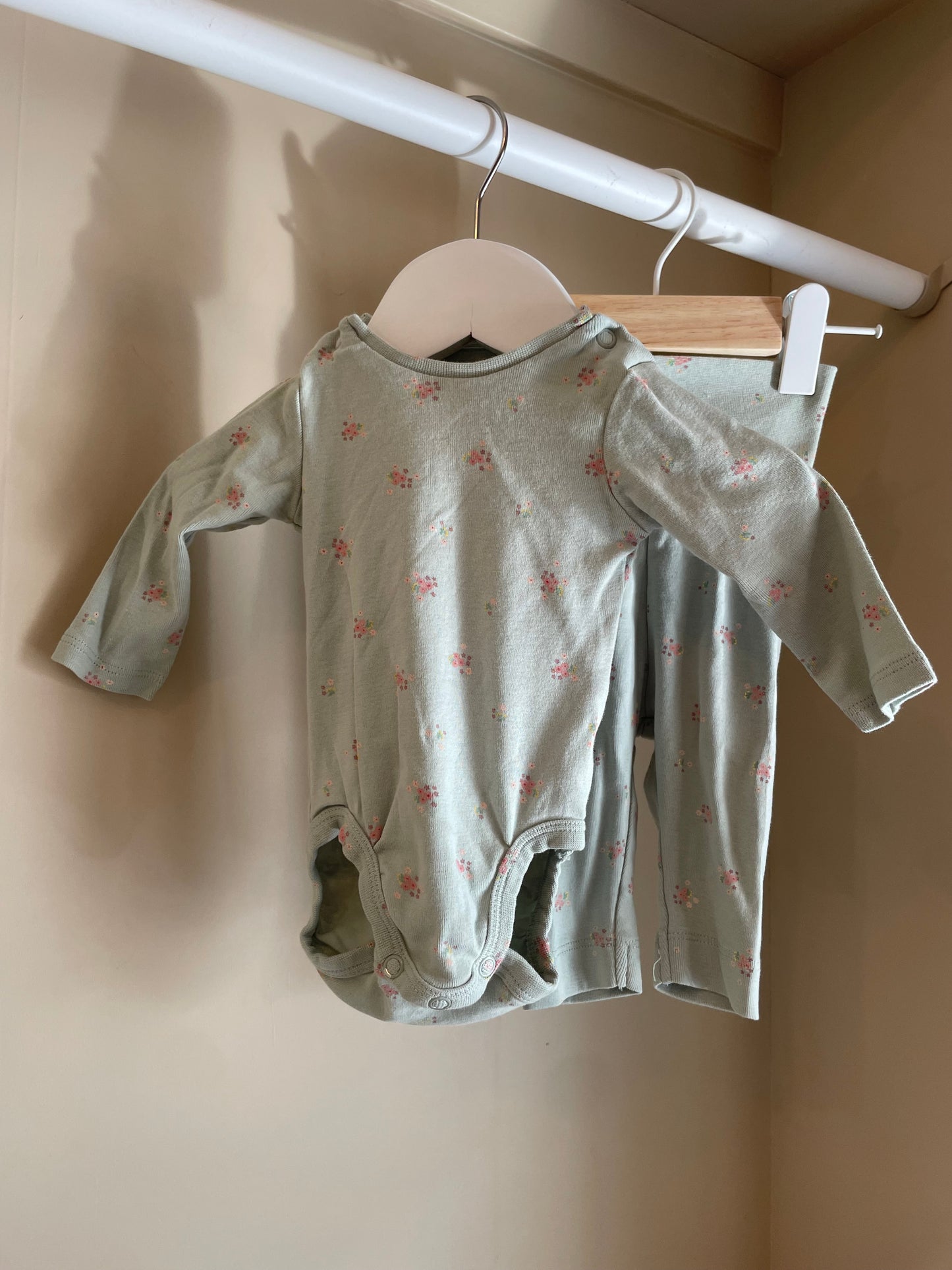 Set (Body, byxa, mössa) Stl 56 (1-2 mån) - H&M