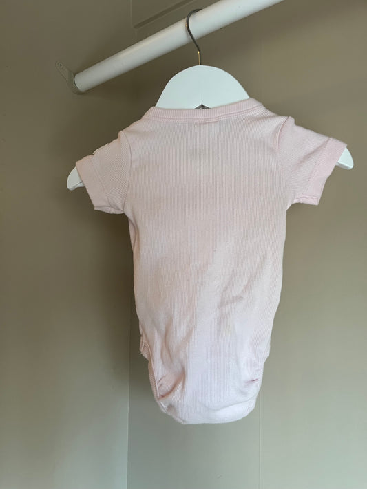 Body rosa kortärmad stl 56 (1-2 mån) - Kappahl