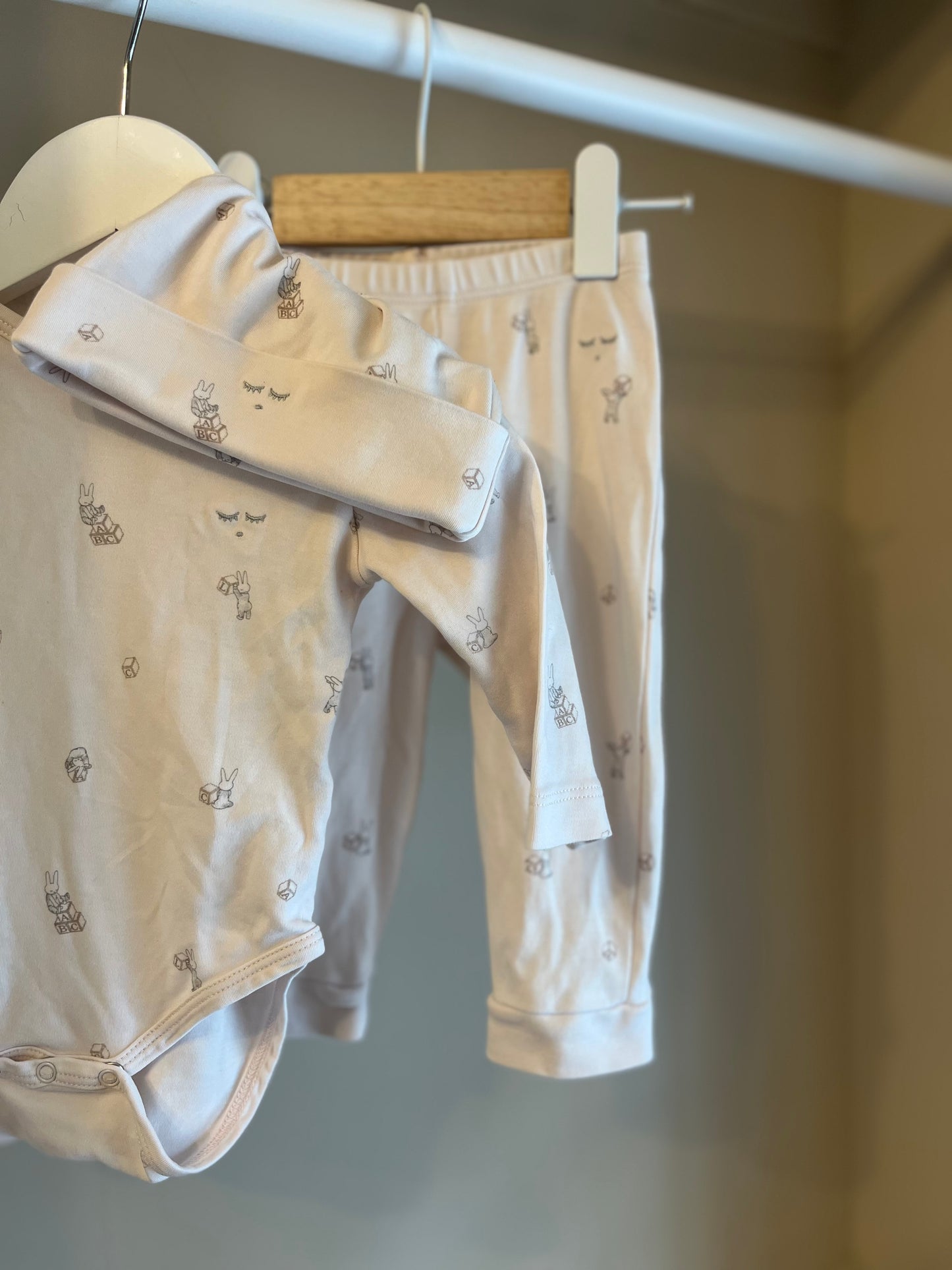 Set (byxa,body & mössa) stl 62/68 (3-6 mån) - Livly