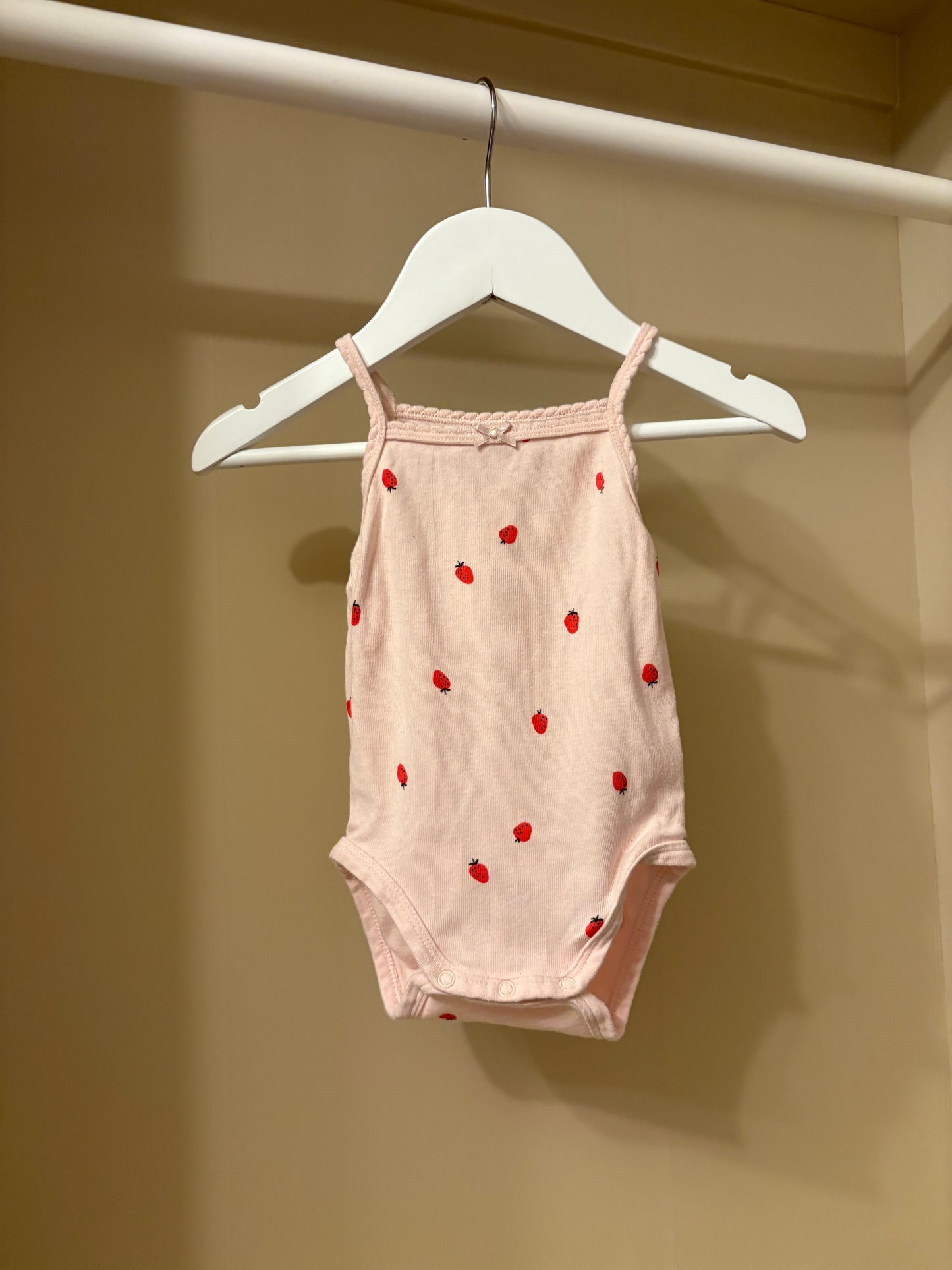 Body linne rosa med jordgubbar stl 68 (4-6 mån) - H&M