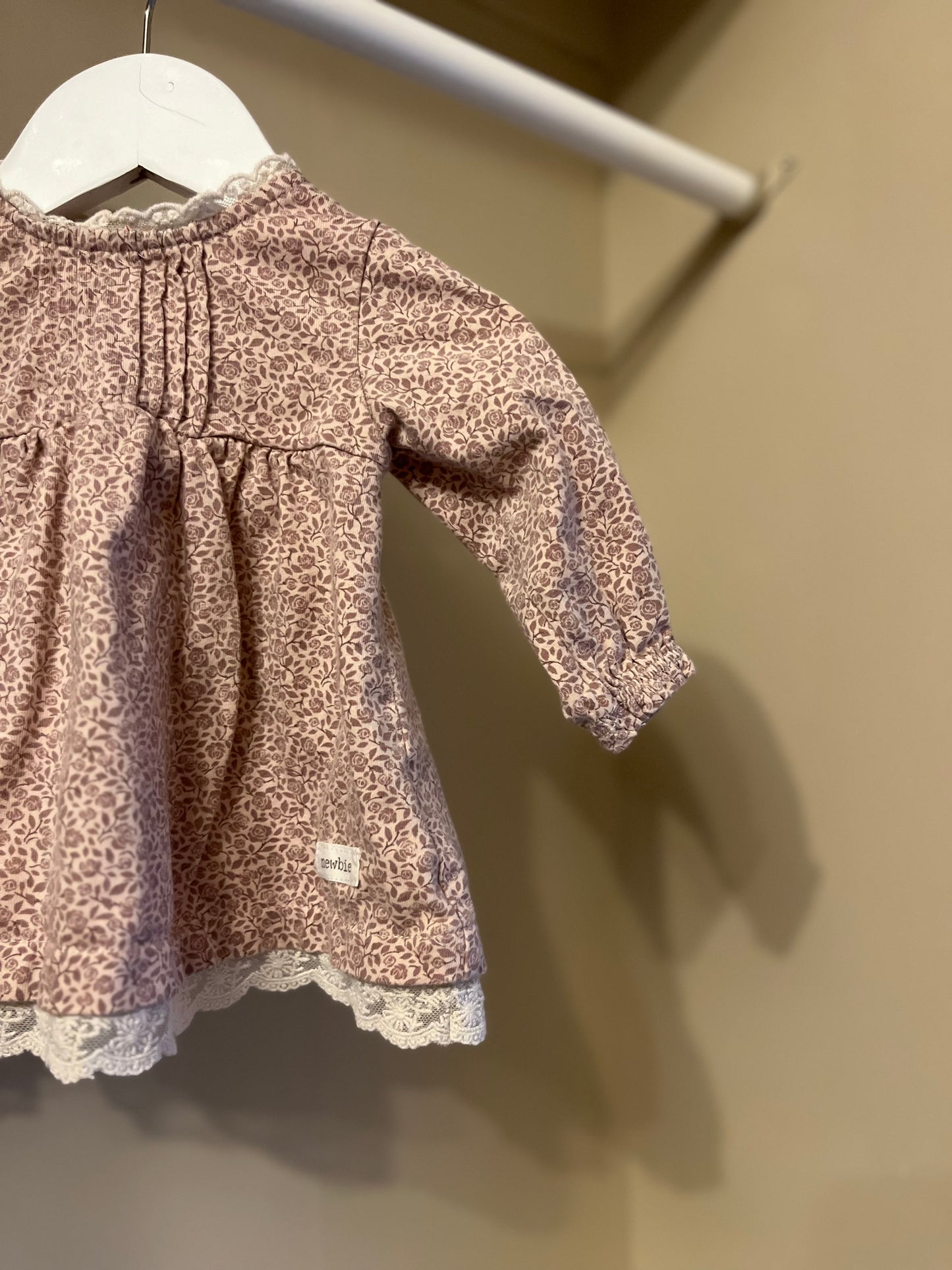 Klänning blommig stl 62 (2-4 mån) - Newbie