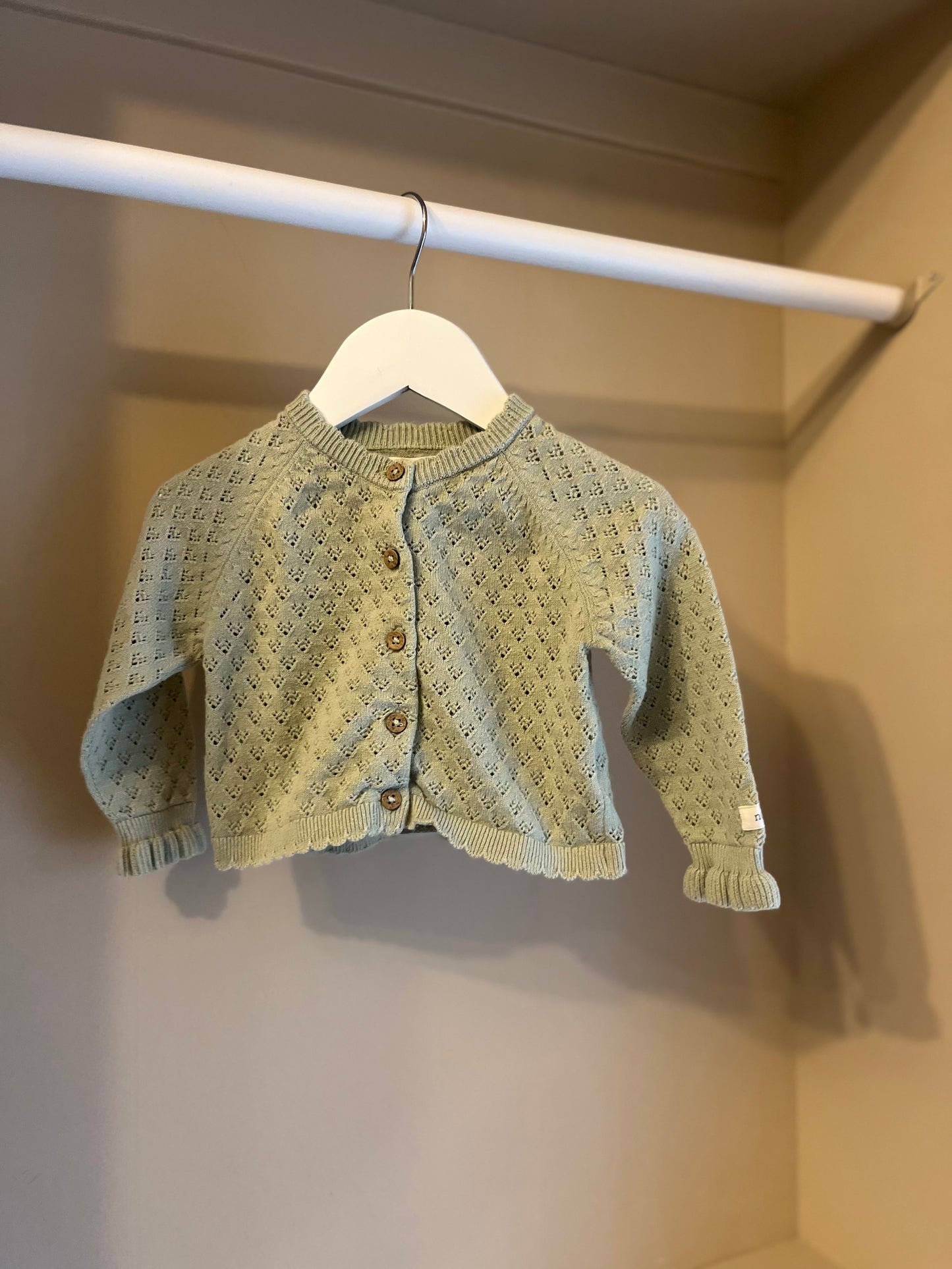 Stickad kofta grön stl 74 (6-9 mån) - Newbie