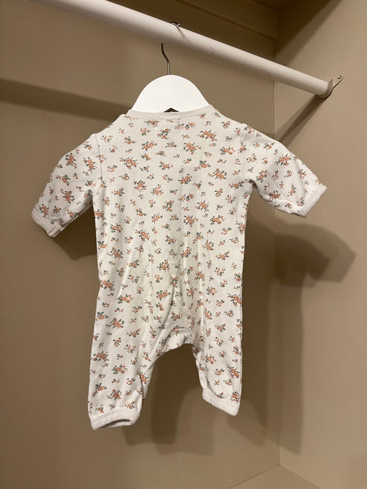 Pyjamas blommig stl 50 (0-1 mån) - Newbie