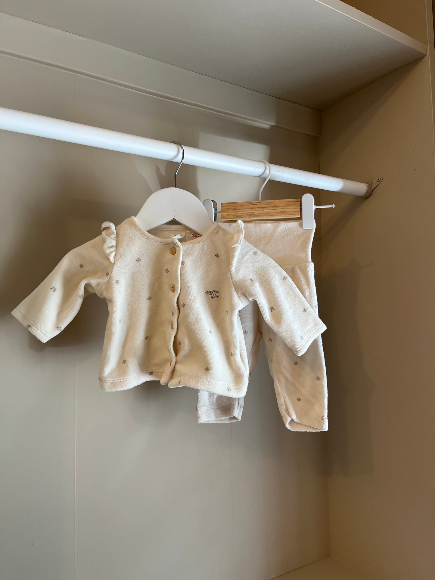 Set – kofta & byxa stl 56 (1-2 mån) - H&M