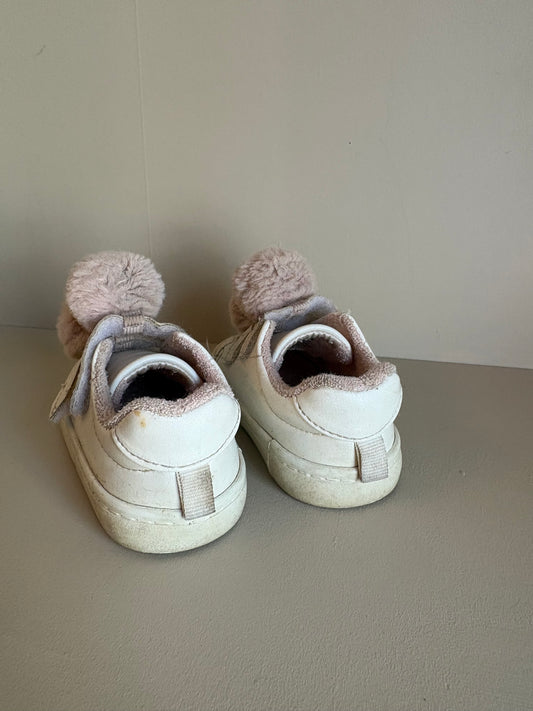 Skor vita med rosa bollar stl 18/19 - H&M