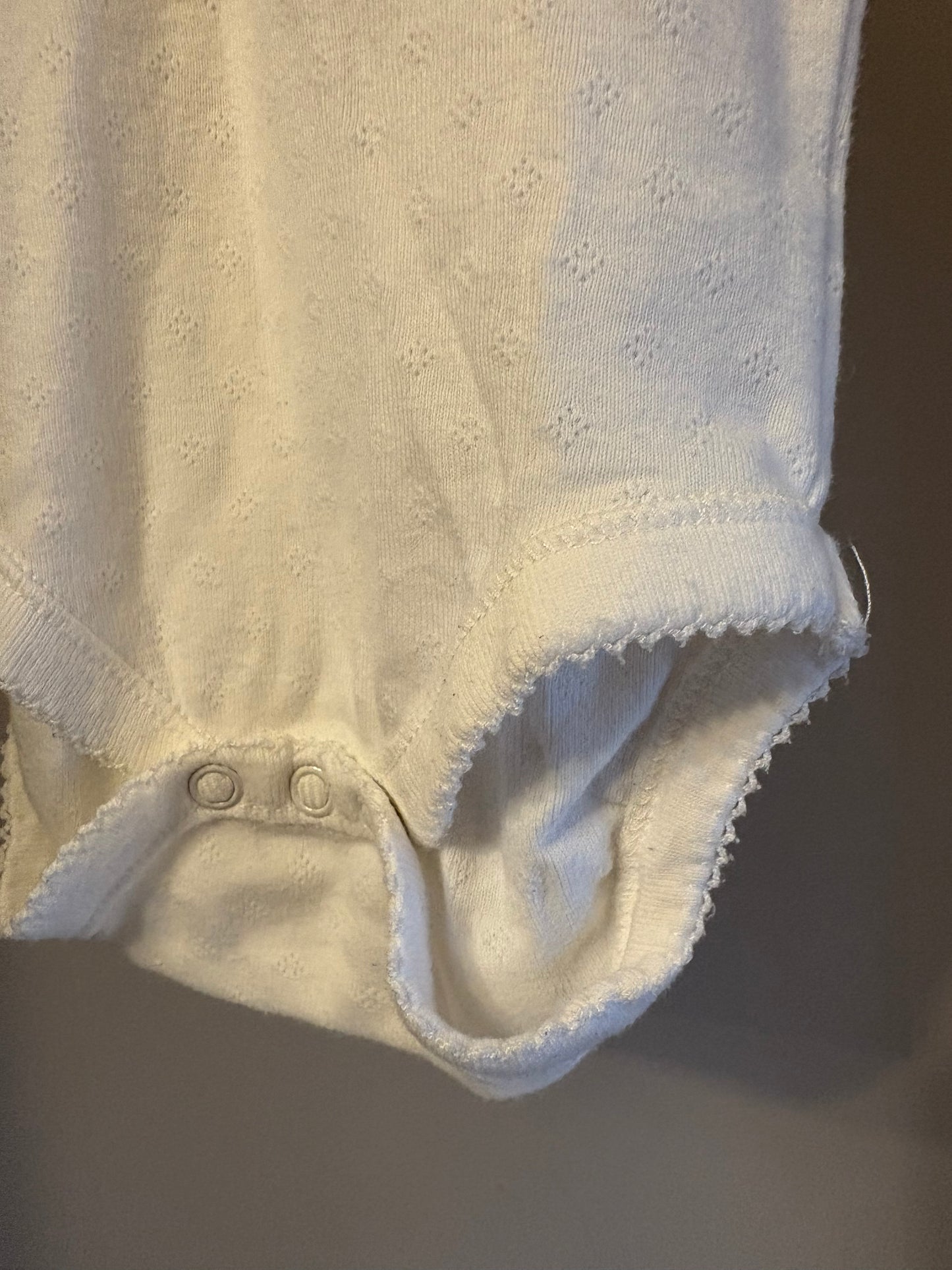 Body vit stl 62 (2-4 mån) - Newbie