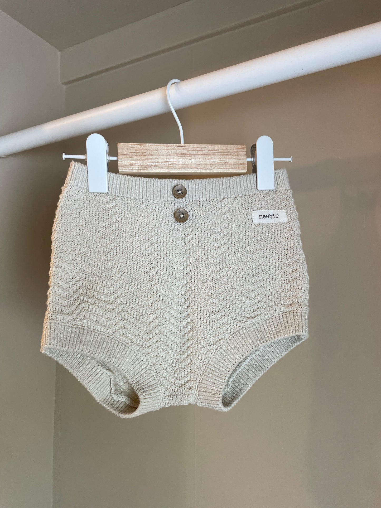 Stickade mini shorts storlek 74/80 (6-12 månader) - Newbie