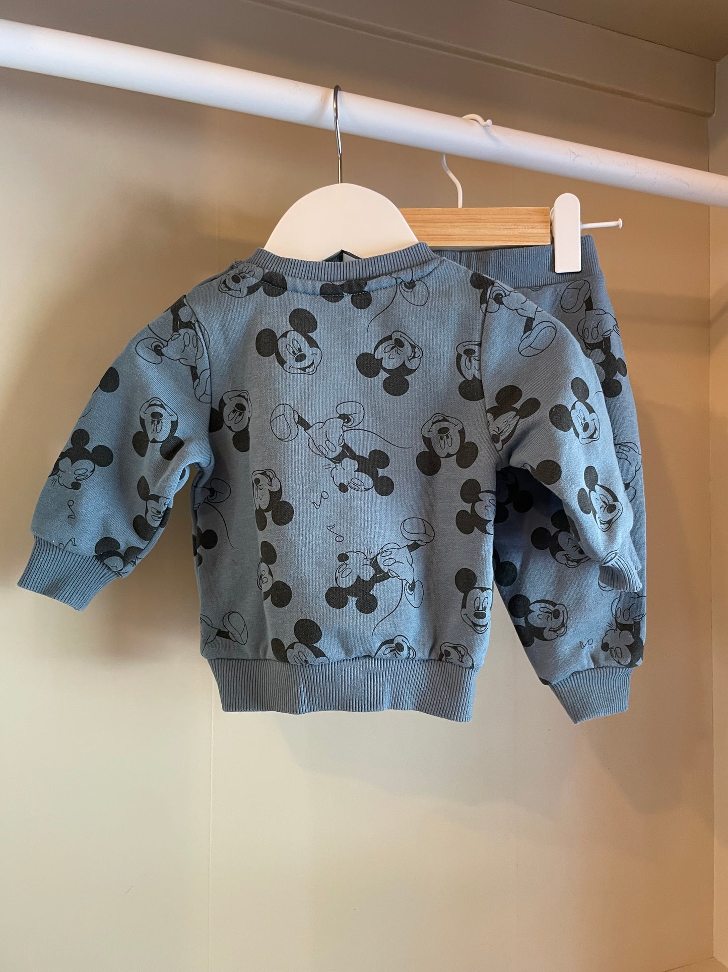 Set Sweatshirt & byxa stl 68 (4-6 mån) - Primark