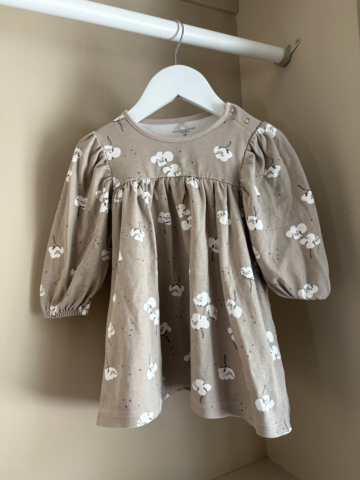 Långärmad klänning beige/vit stl 80 (9-12 mån) - Polarn O. Pyret