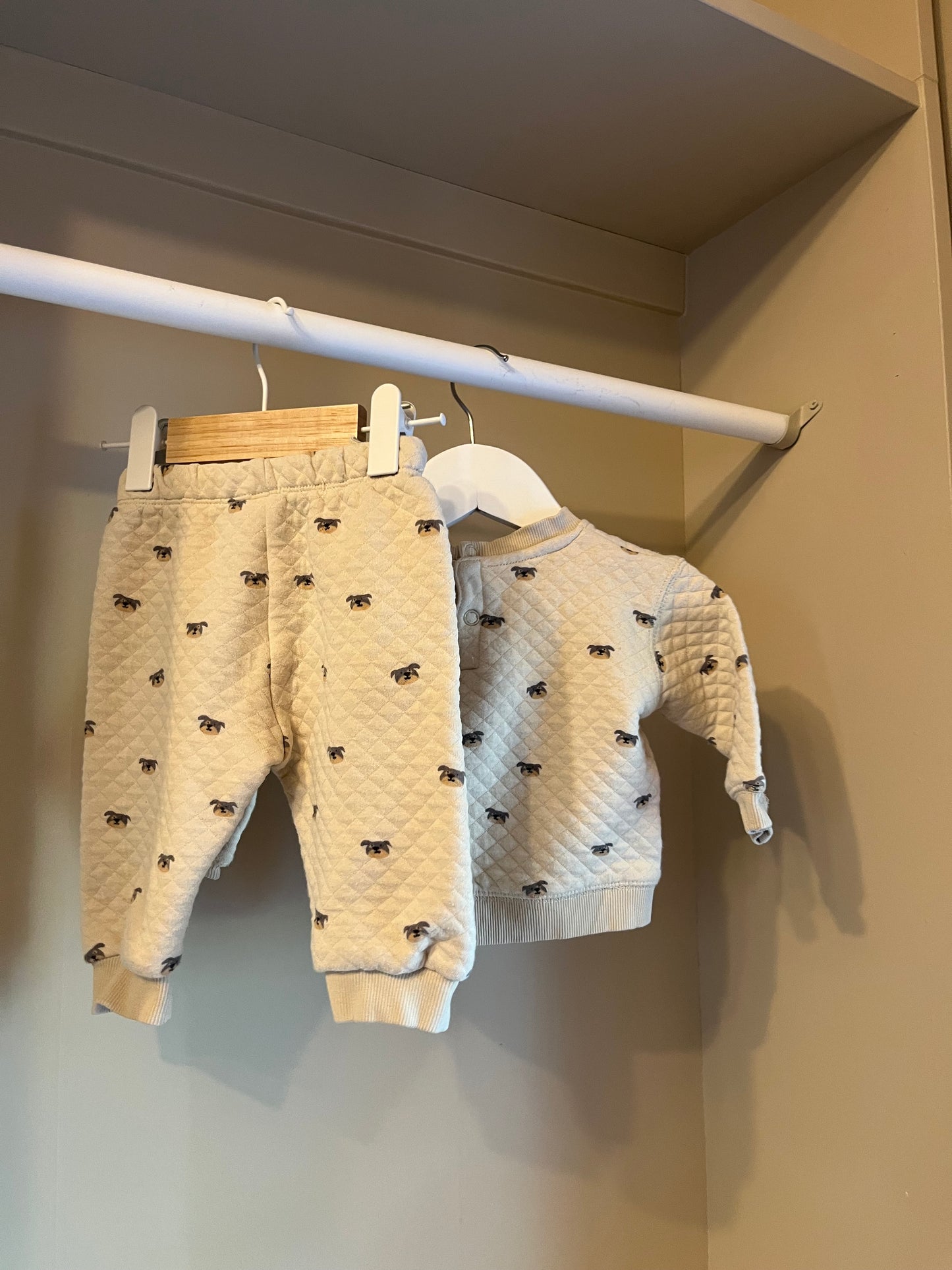 Set sweatshirt och byxa stl 68 (4-6 mån) - Rikki