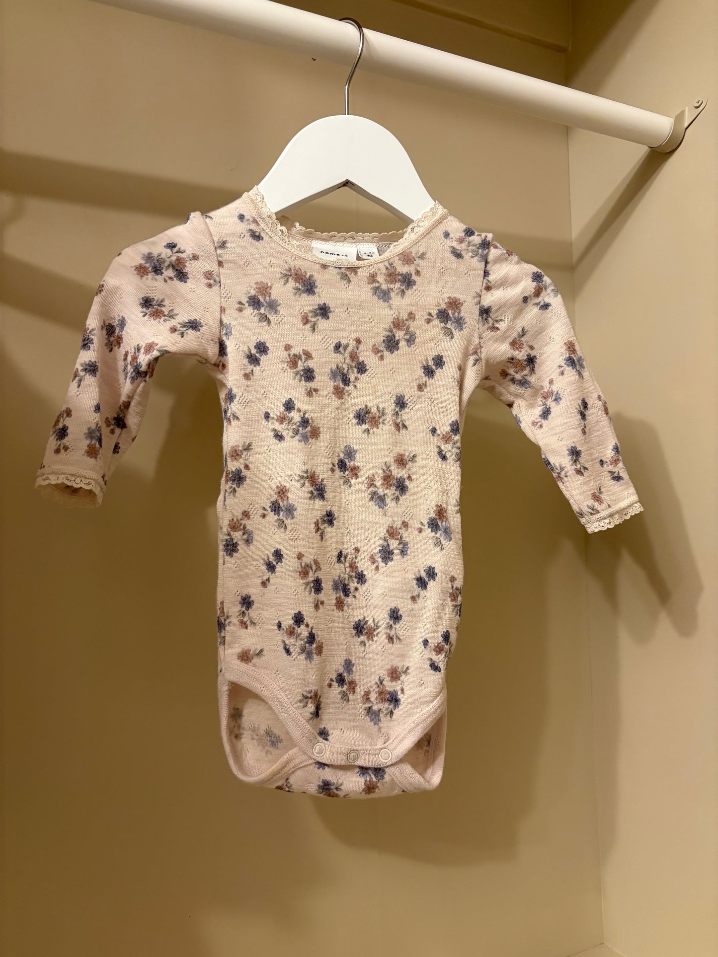 Ull set body+byxa lila stl 62 (2-4 mån) - name it