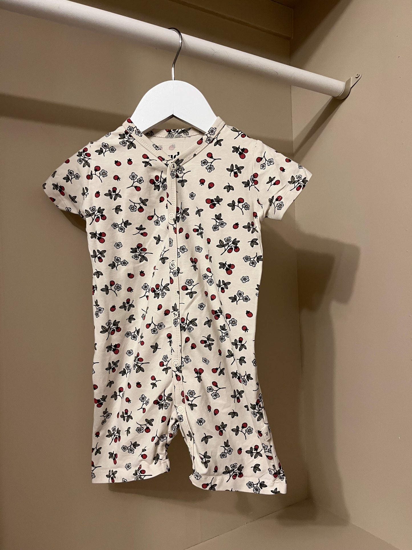 Pyjamas kortärmad stl 62/68 - Buddy and Hope