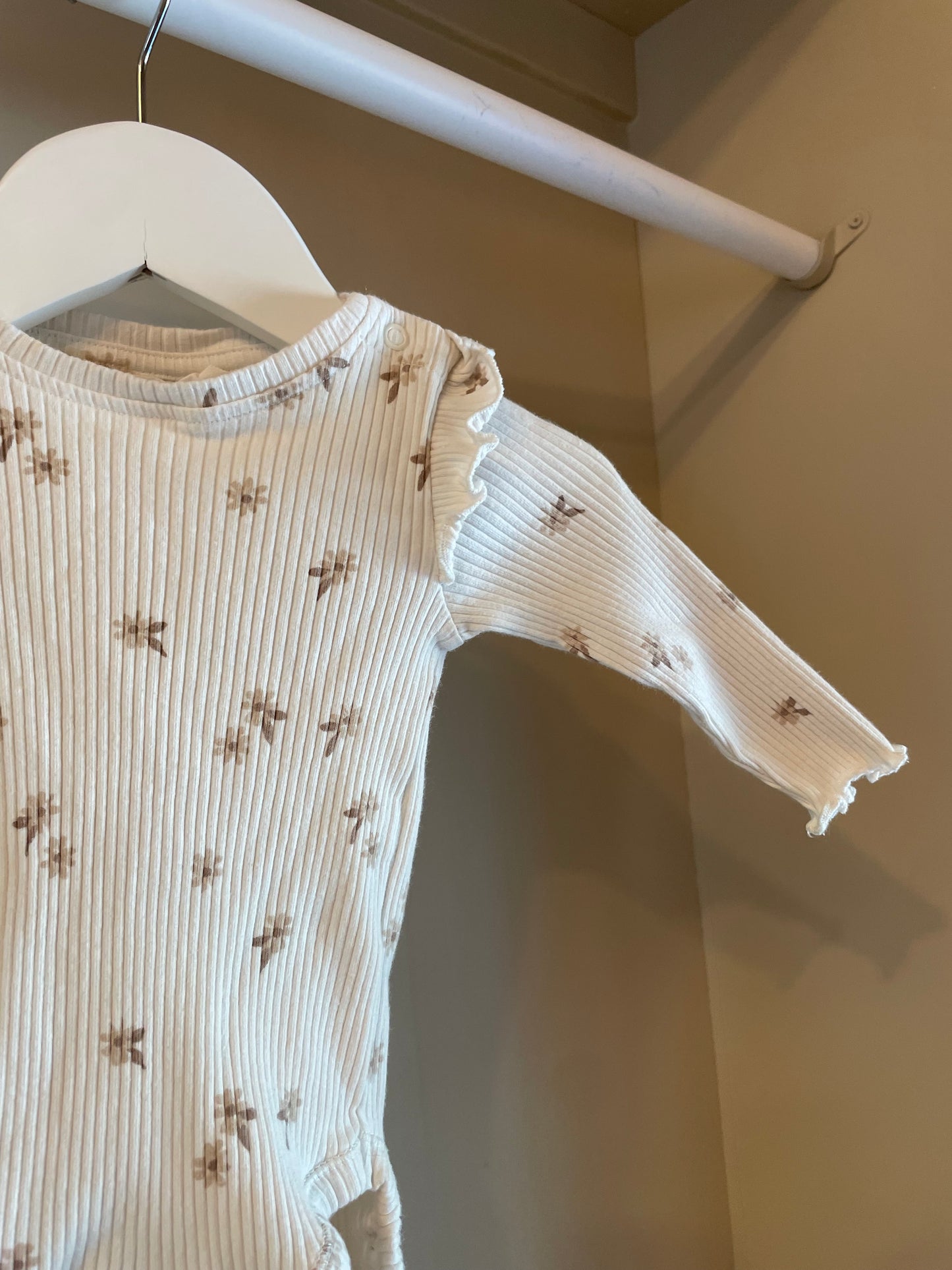 Body blommig stl 62 (2-4 mån) - Kappahl