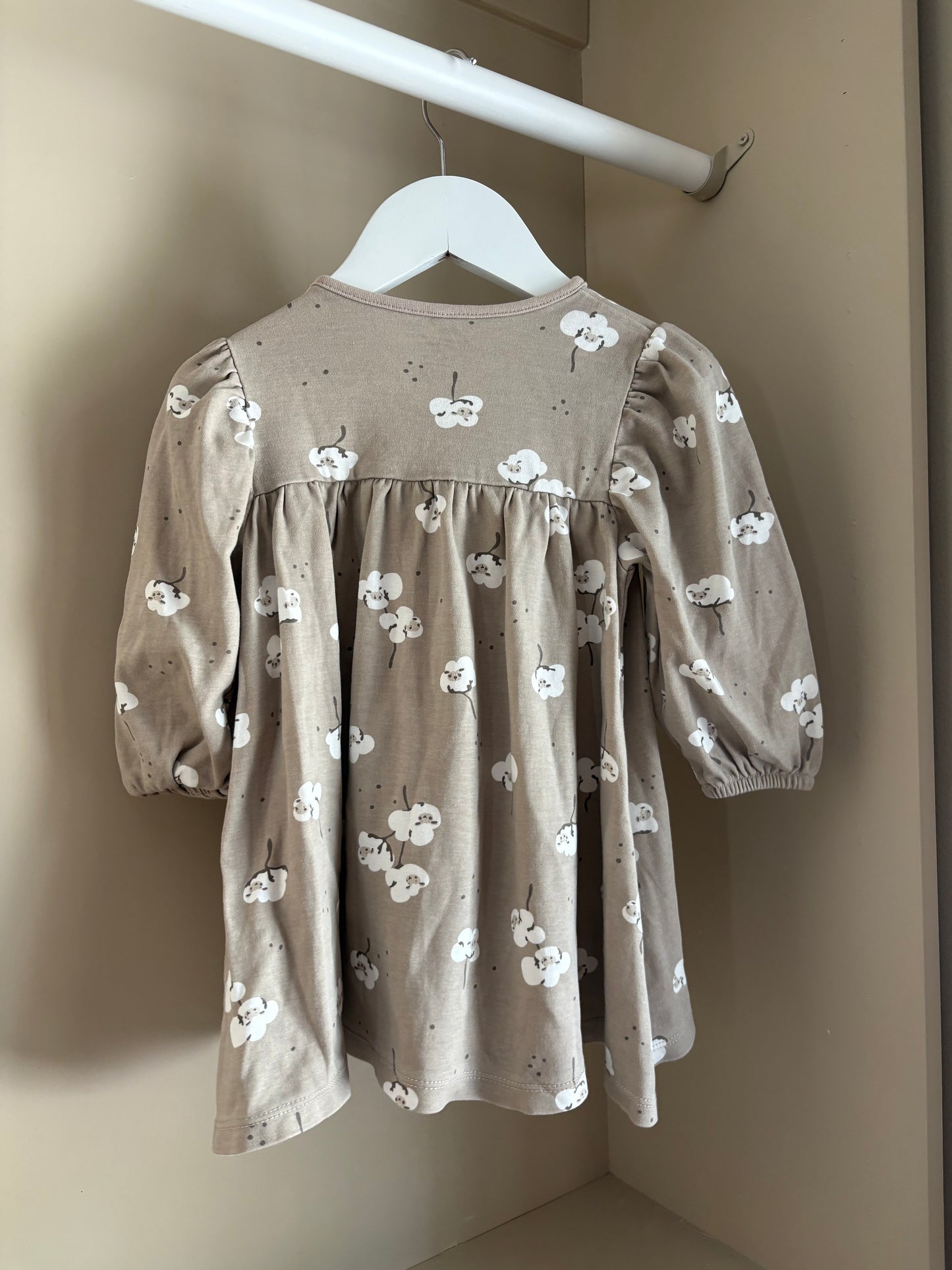Långärmad klänning beige/vit stl 80 (9-12 mån) - Polarn O. Pyret