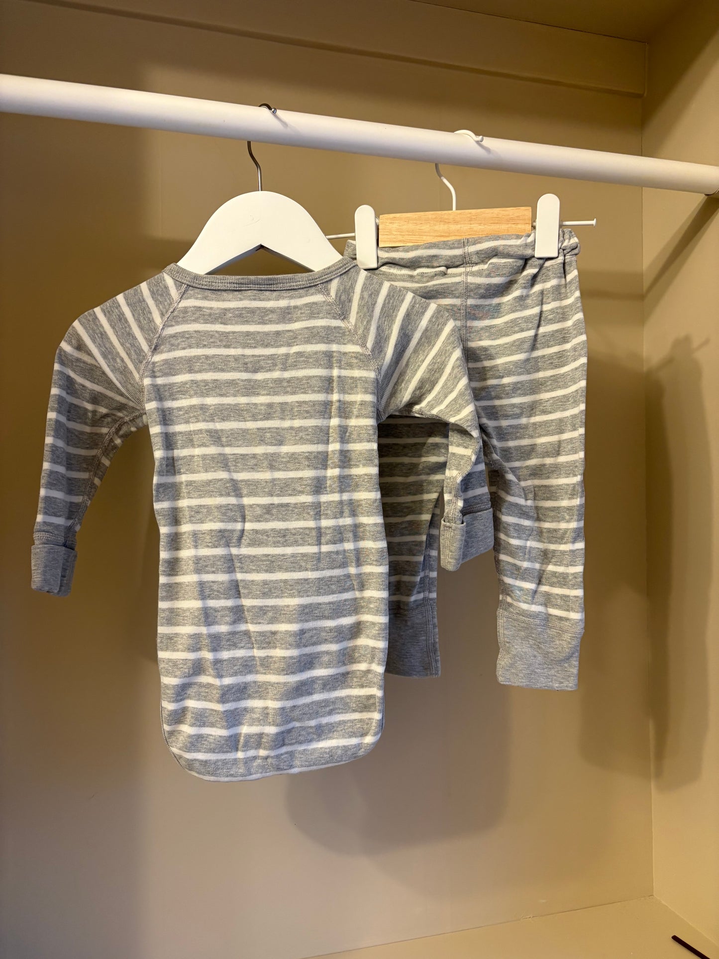 Set body+byxa stl 68 (4-6 mån) Polarn O. Pyret