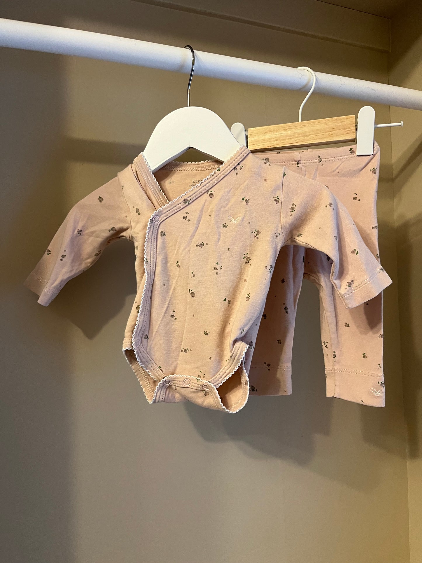 Set (byxa & body) stl 50 (0-1 mån) - Livly