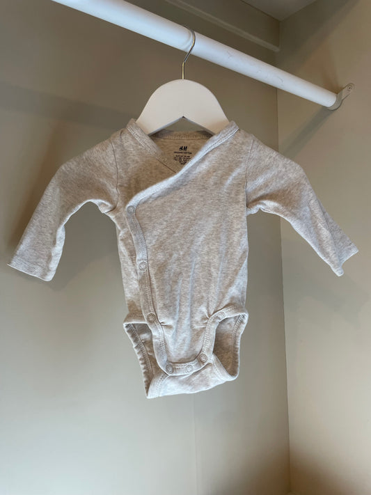 Body beige stl 56 (1-2 mån)