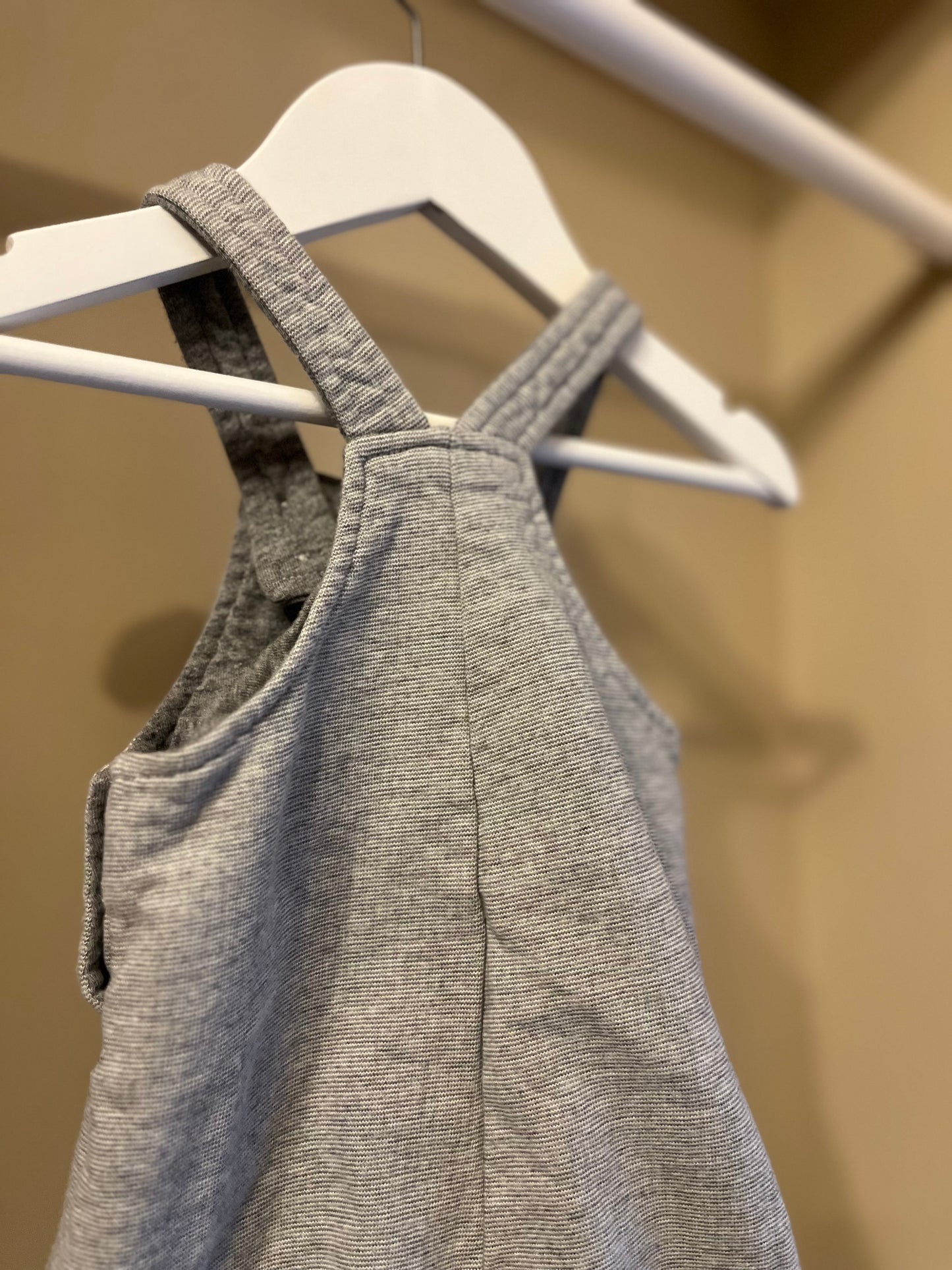 Hängselbyxor mjukis stl 68 (4-6 mån) - Newbie